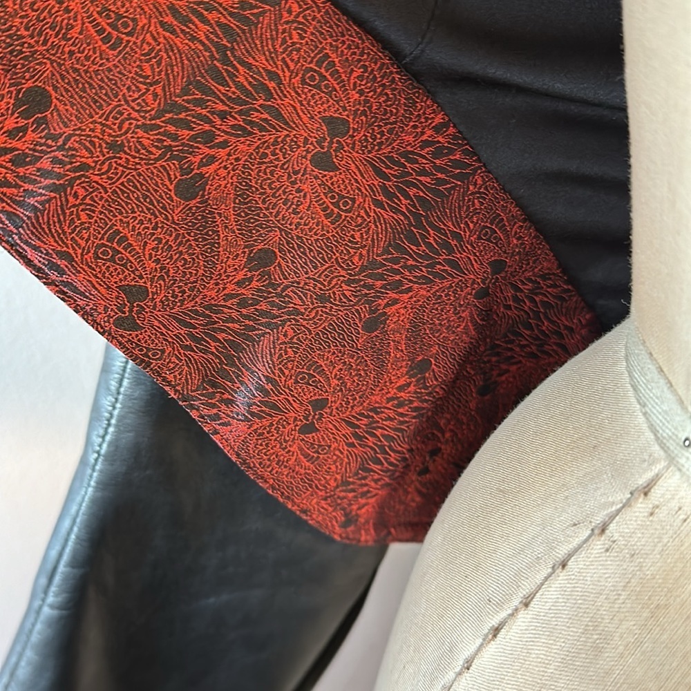 Norisol Ferrari Black Wasp Waist Leather Jacket - Picture 9 of 15